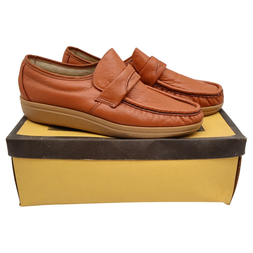 Wayfarer Penny Loafers Mens 8 D Vintage 80s Cognac Leather Wedge Sole Deadstock